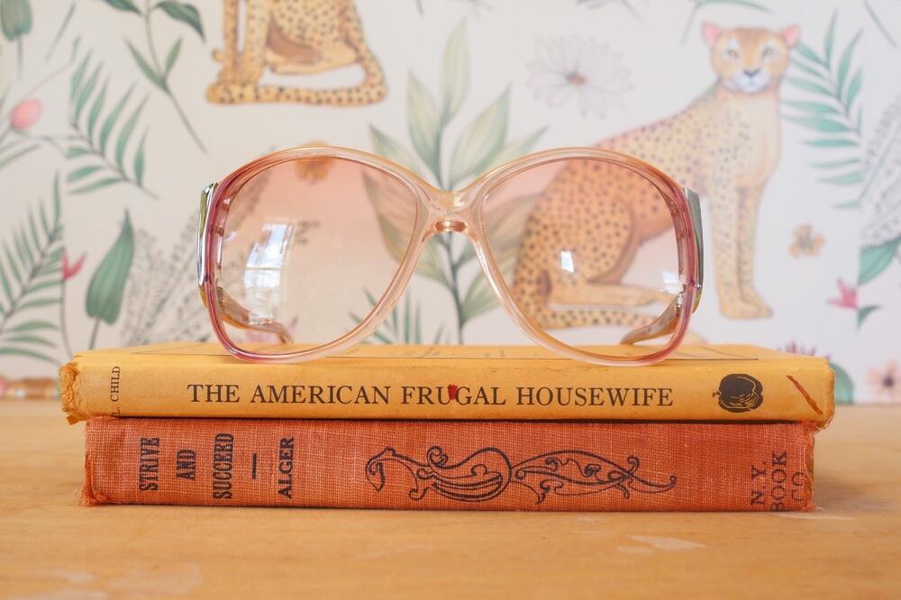 Vintage 1970s sunglasses USA Drop Temples Grandma Chic Bookish Secretary